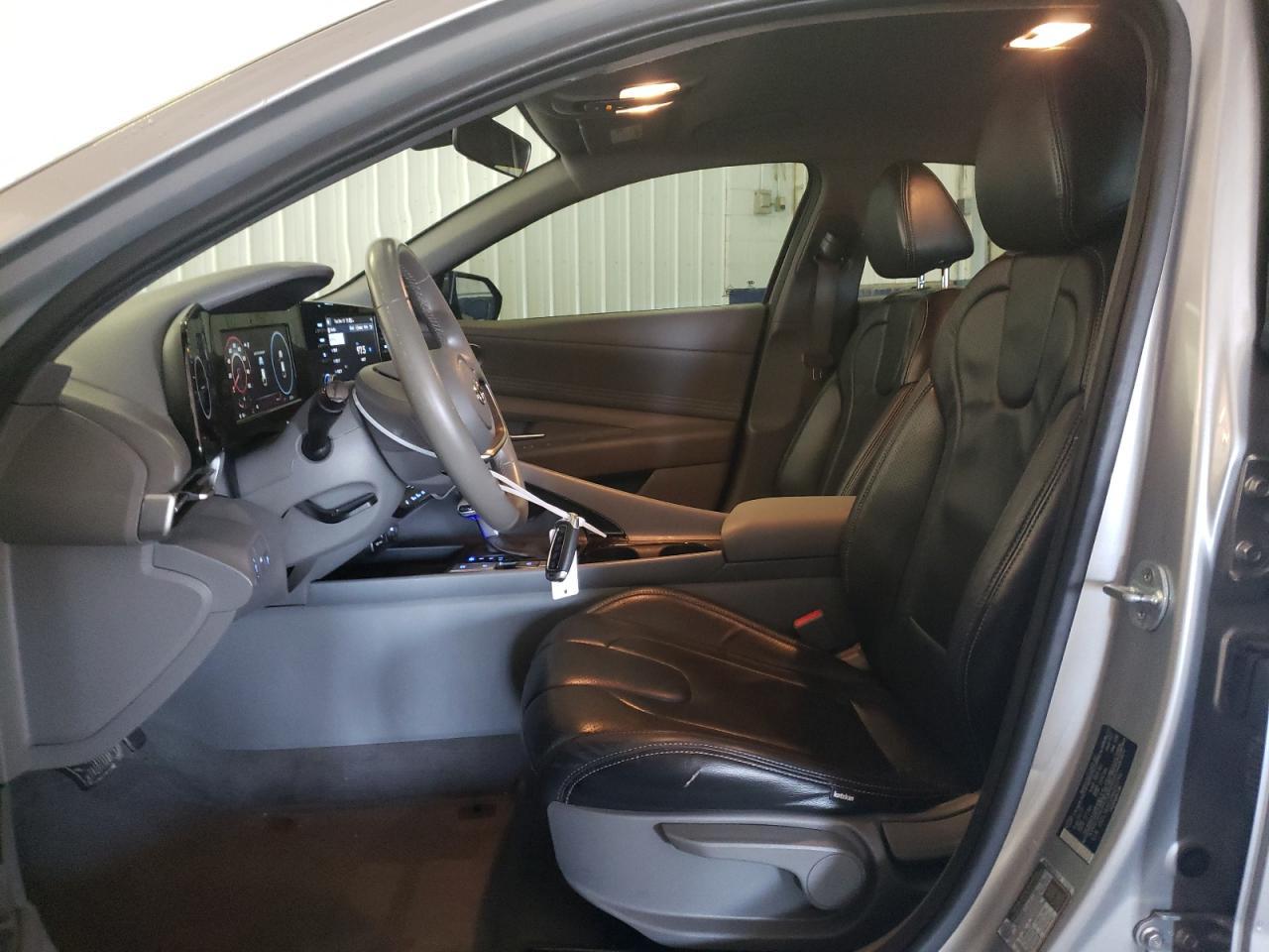 2022 HYUNDAI ELANTRA SE - Image 7