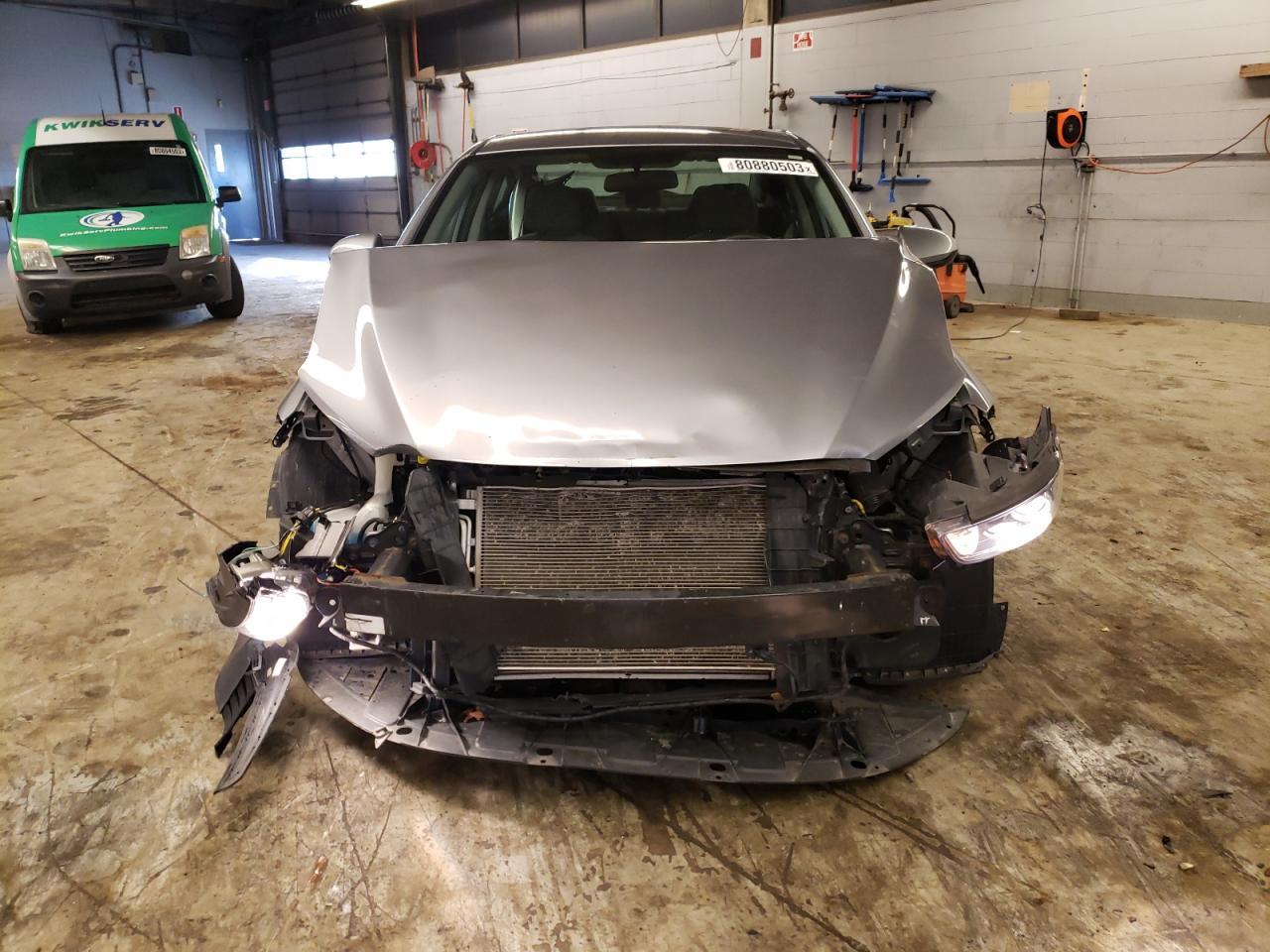 2017 HYUNDAI ELANTRA SE - Фото 5