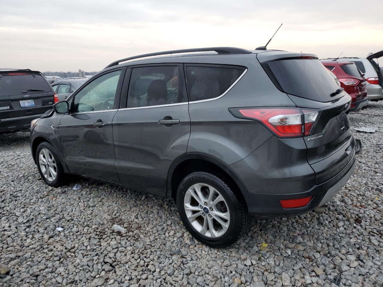 2017 FORD ESCAPE SE - Image 2