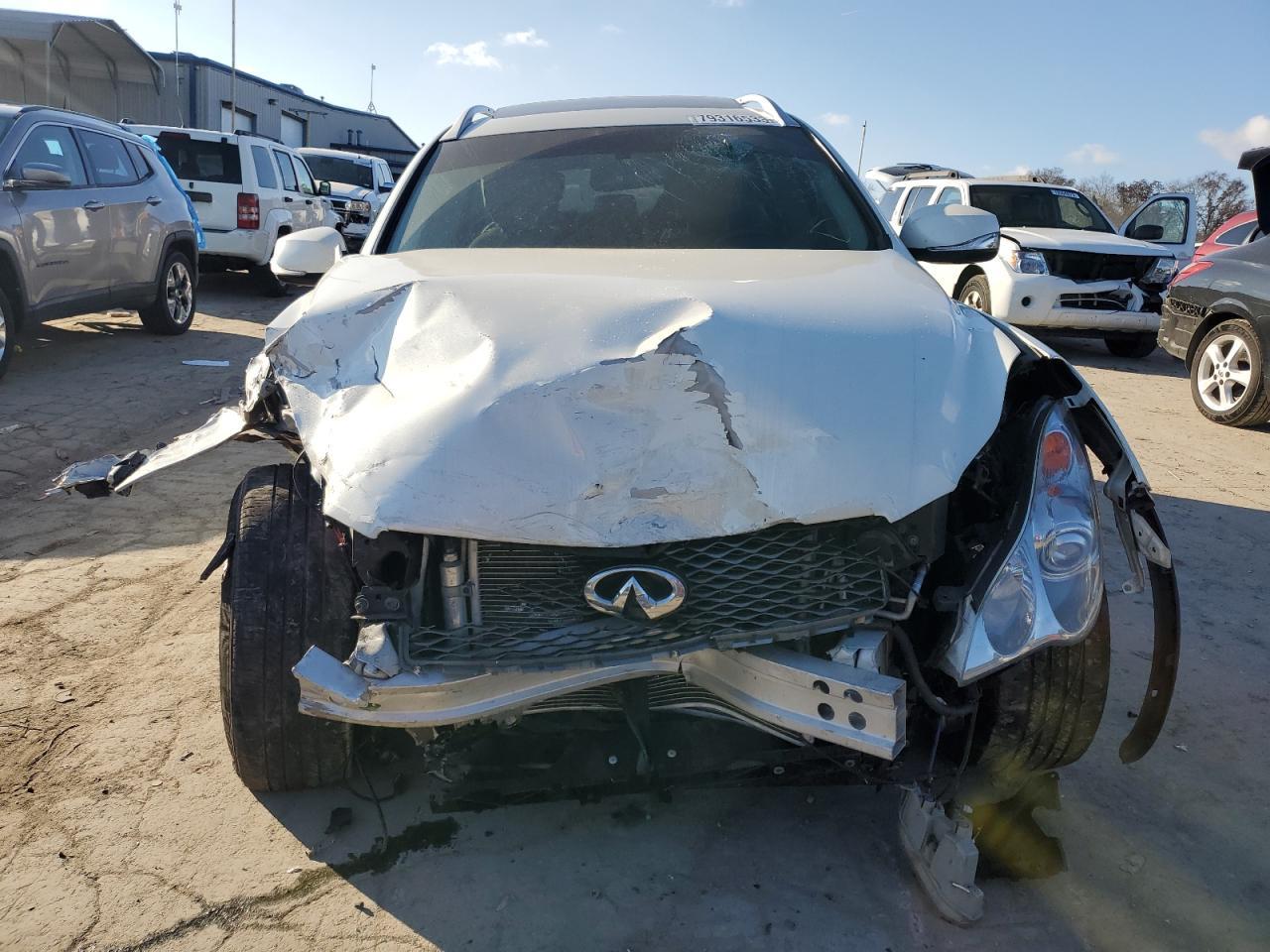 2016 INFINITI QX50 - Image 5