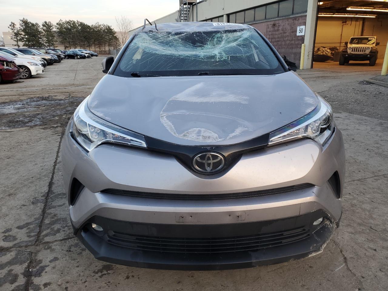 2019 TOYOTA C-HR XLE - Фото 5