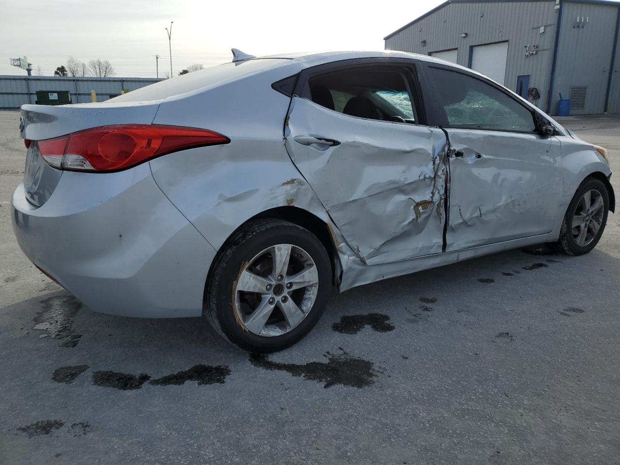 2013 HYUNDAI ELANTRA GL - Image 3