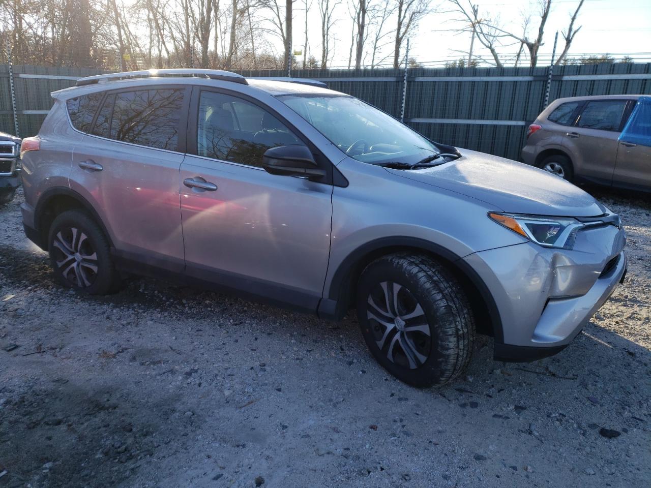 2016 TOYOTA RAV4 LE - Image 4