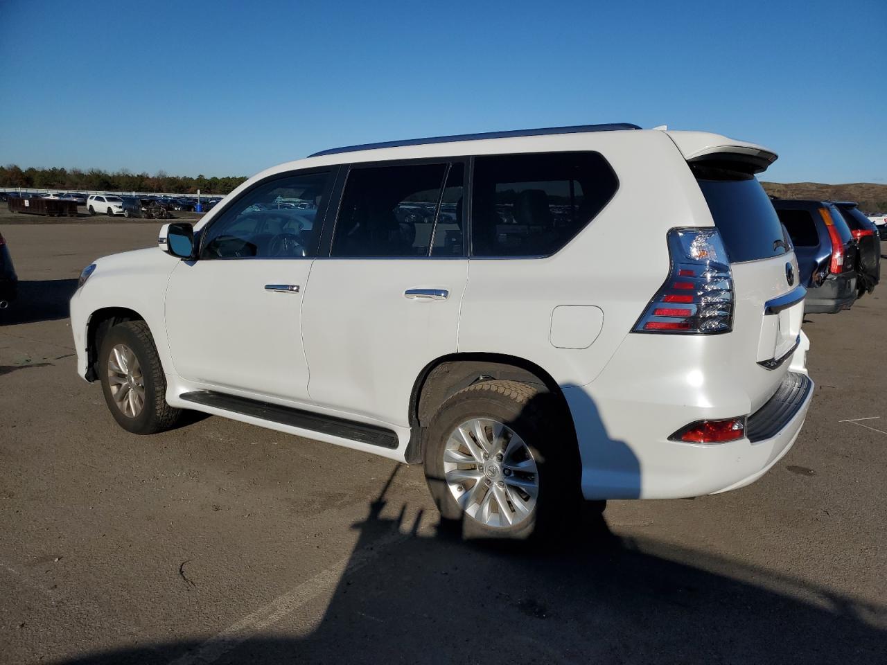 2022 LEXUS GX 460 - Image 2