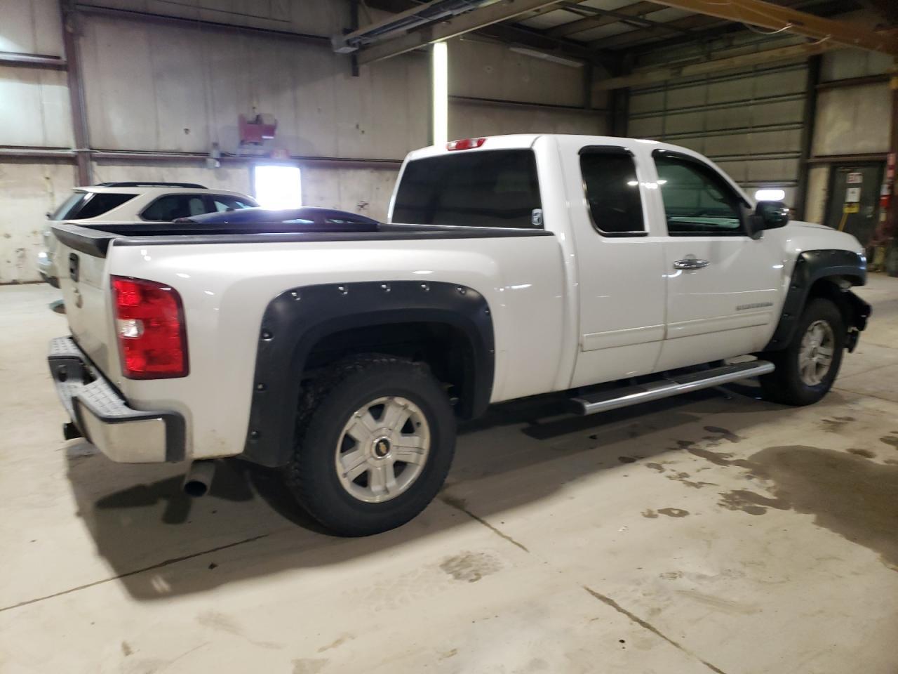 2012 CHEVROLET SILVERADO - Фото 3