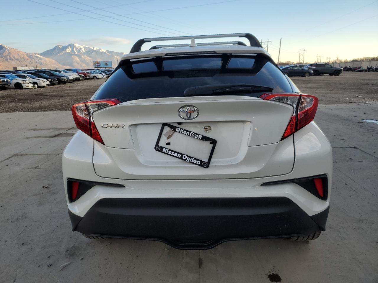 2021 TOYOTA C-HR XLE - Фото 6