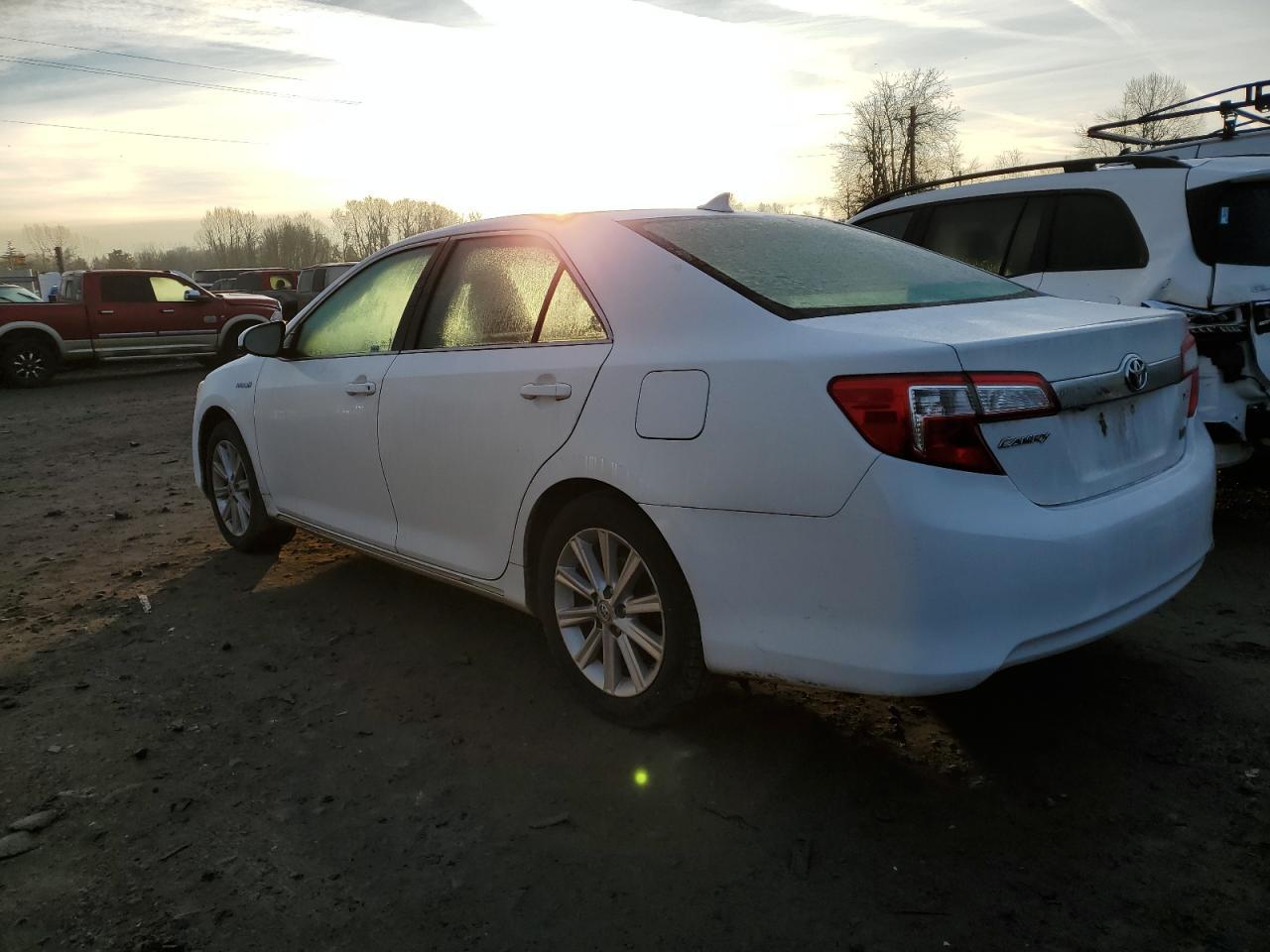2012 TOYOTA CAMRY HYBR - Image 2