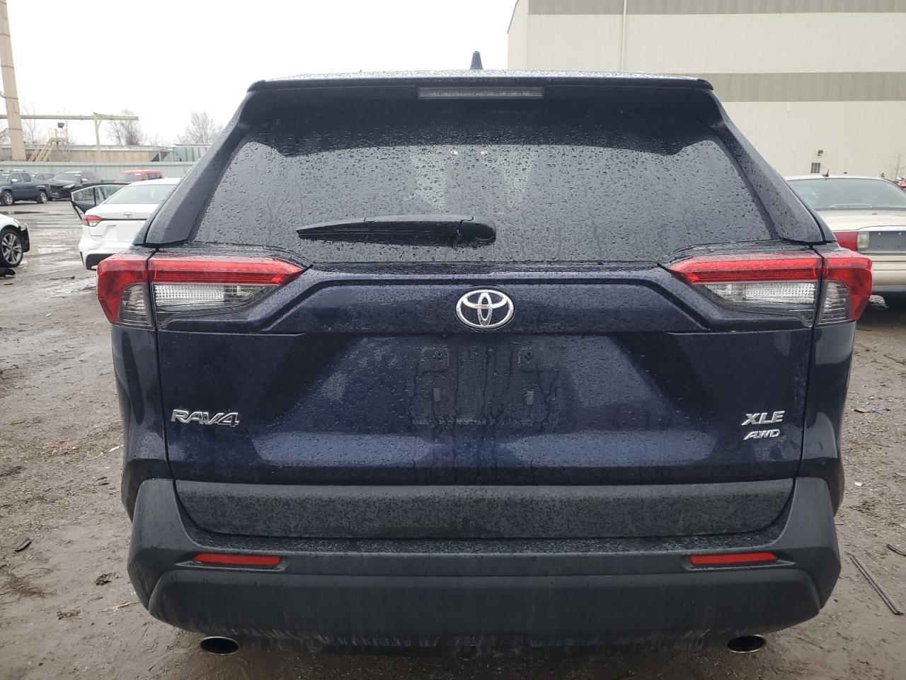 2022 TOYOTA RAV4 XLE P - Image 6
