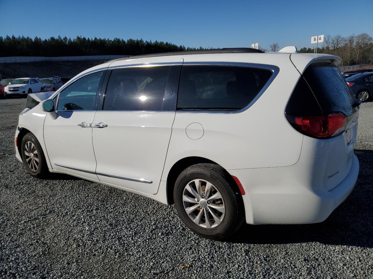 2017 CHRYSLER PACIFICA T - Image 2