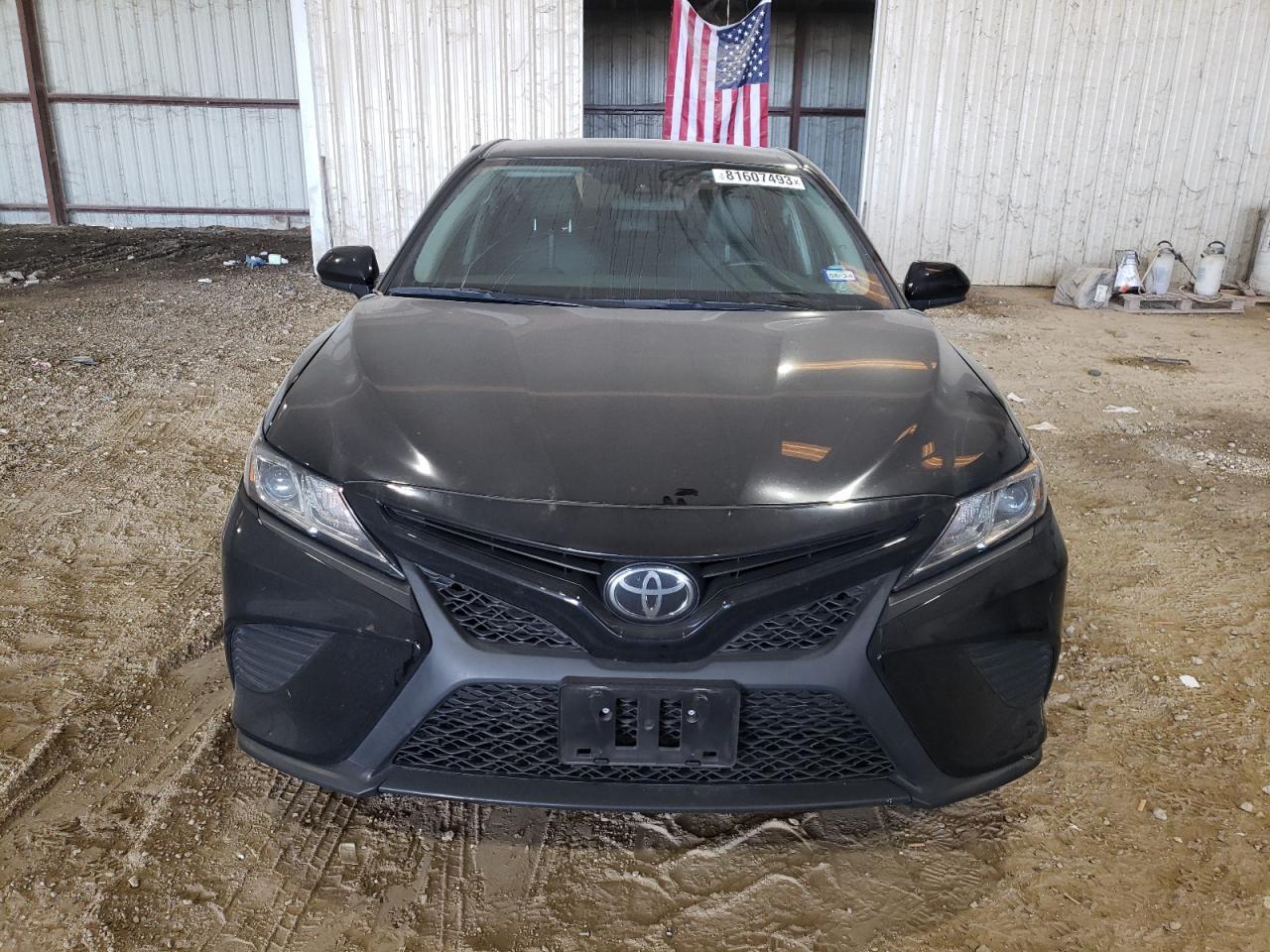 2020 TOYOTA CAMRY SE - Фото 5