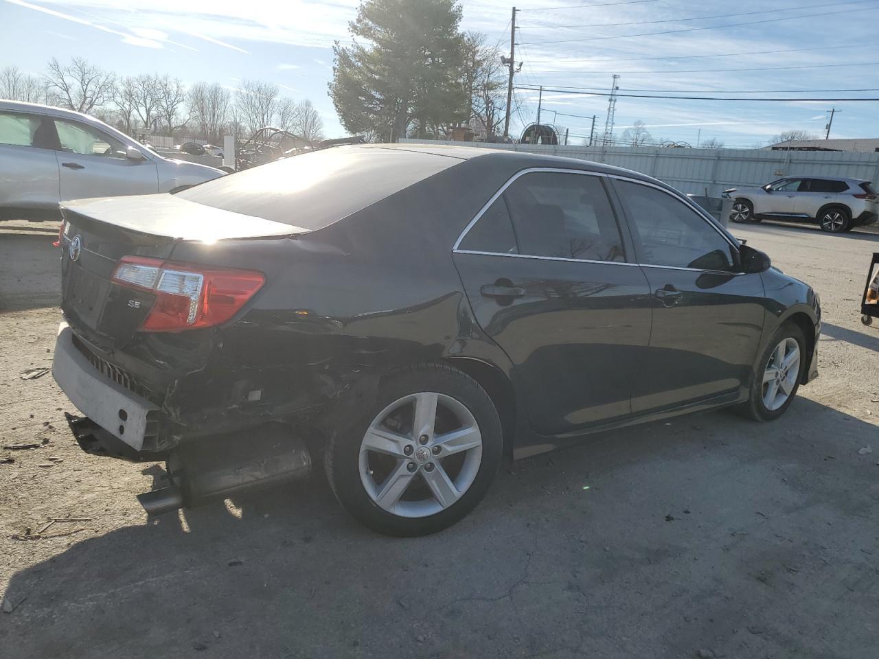 2014 TOYOTA CAMRY L - Фото 3