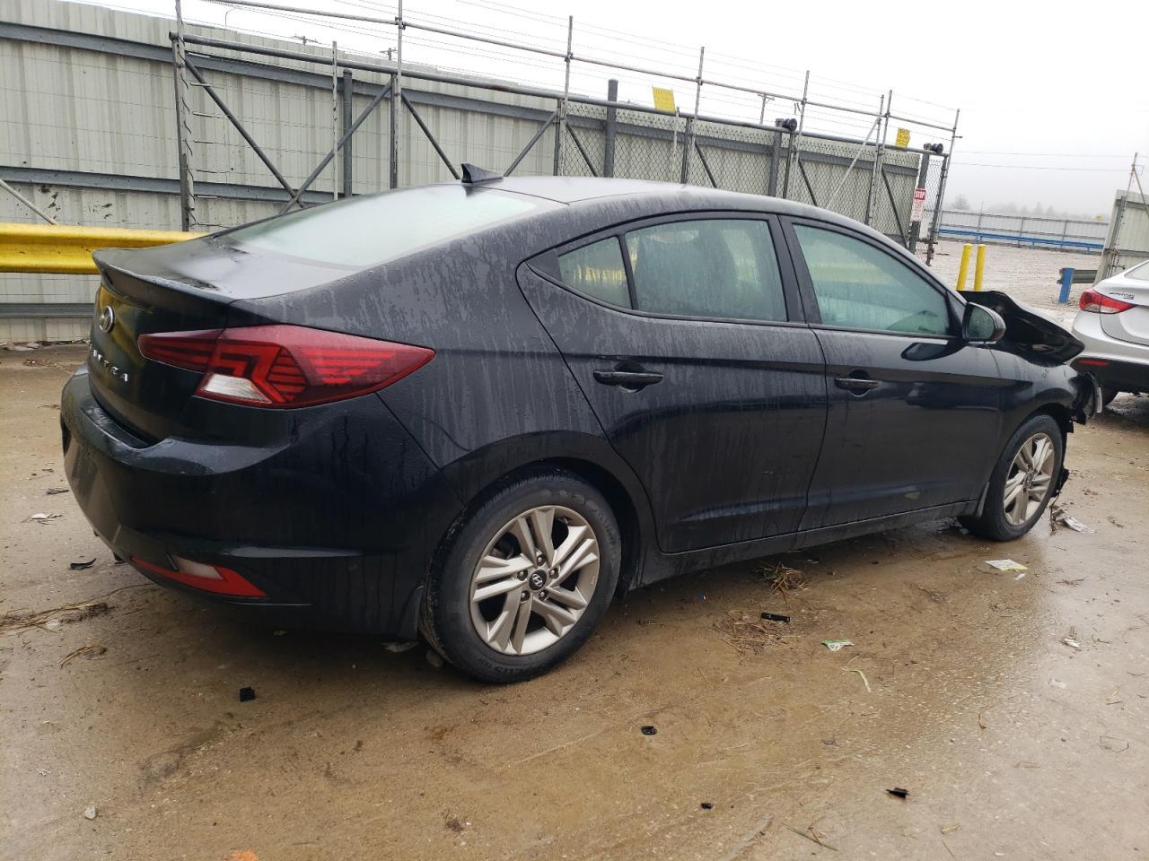 2019 HYUNDAI ELANTRA SE - Фото 3