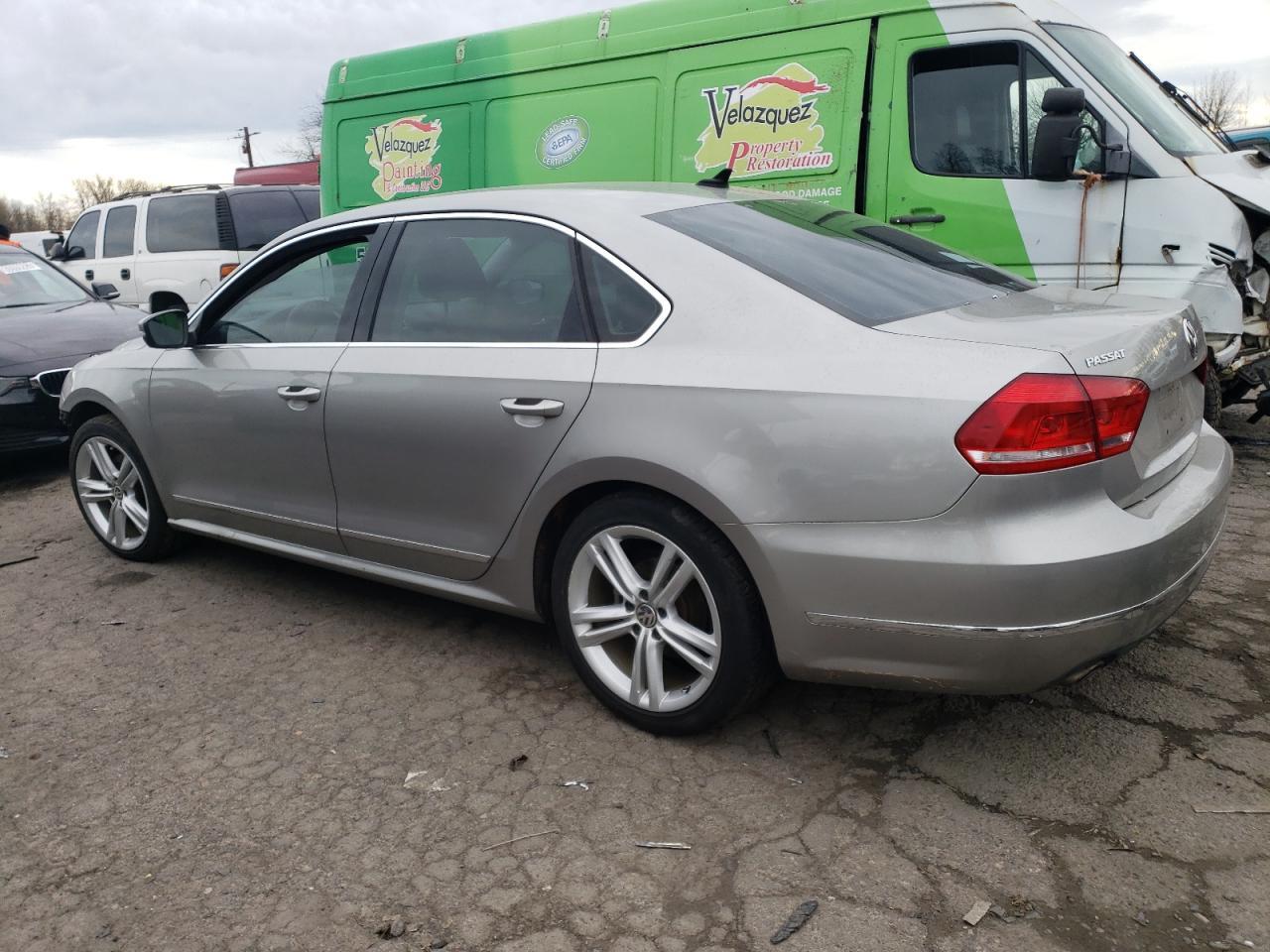 2014 VOLKSWAGEN PASSAT SEL - Фото 2