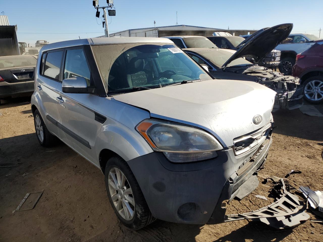 2013 KIA SOUL + - Image 4