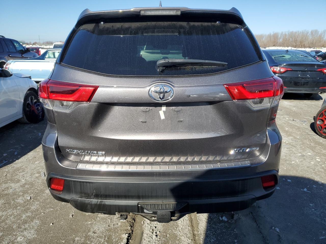 2019 TOYOTA HIGHLANDER - Image 6