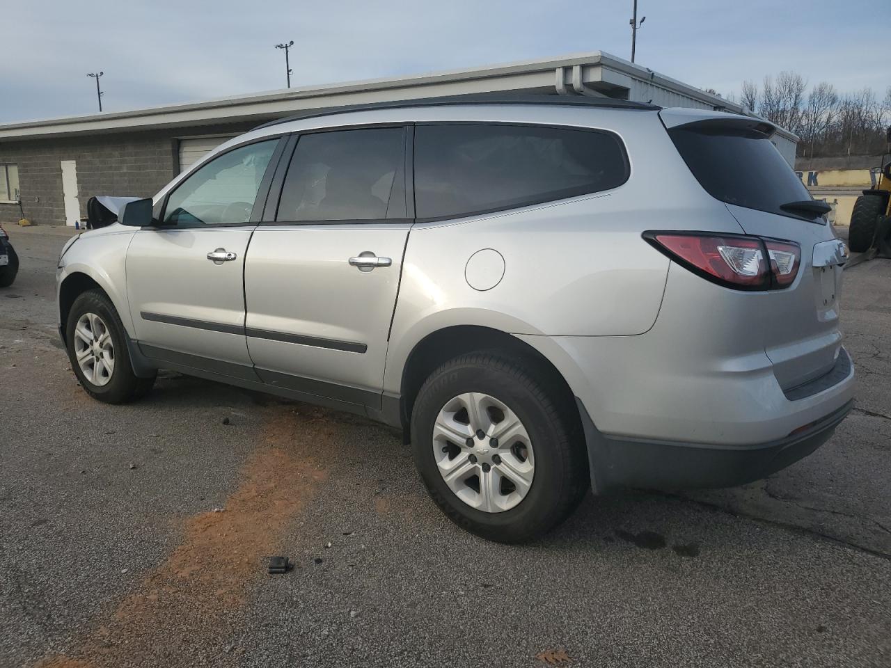 2015 CHEVROLET TRAVERSE L - Image 2