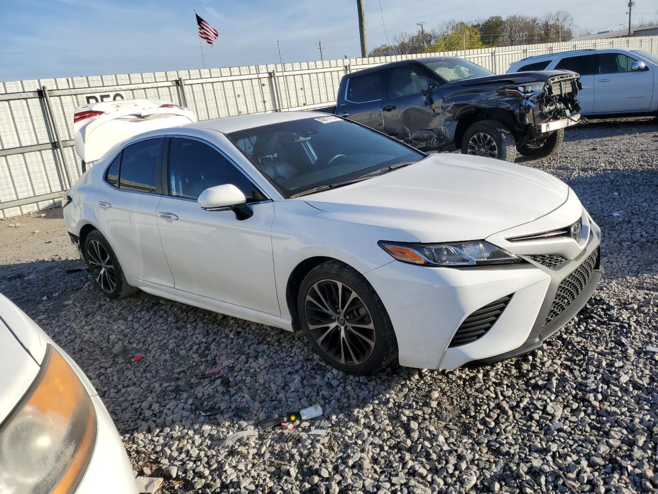 2018 TOYOTA CAMRY L - Фото 4