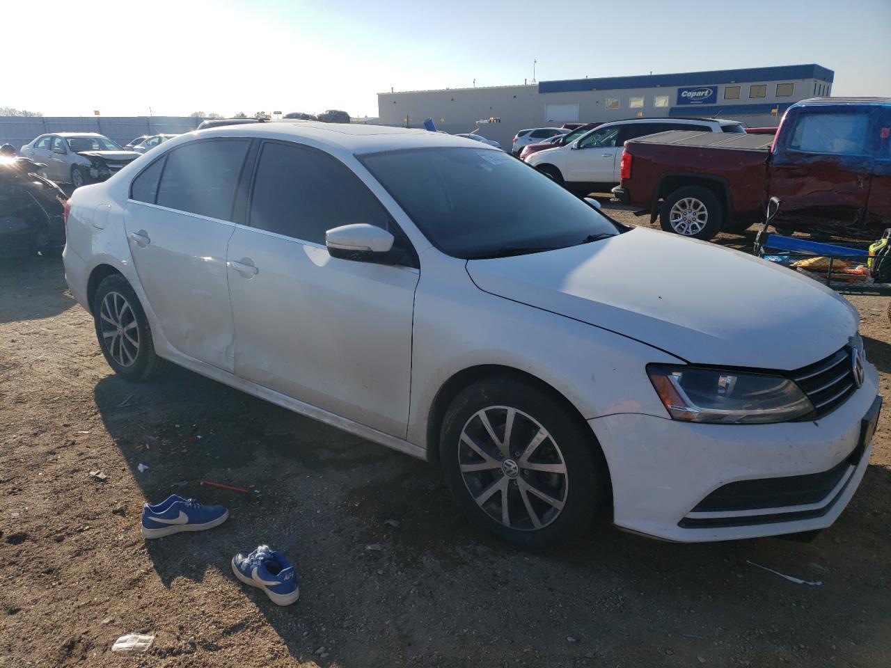 2017 VOLKSWAGEN JETTA SE - Image 4