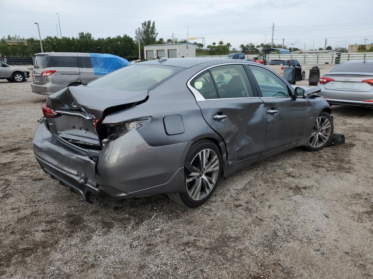 2019 INFINITI Q50 LUXE - Image 3