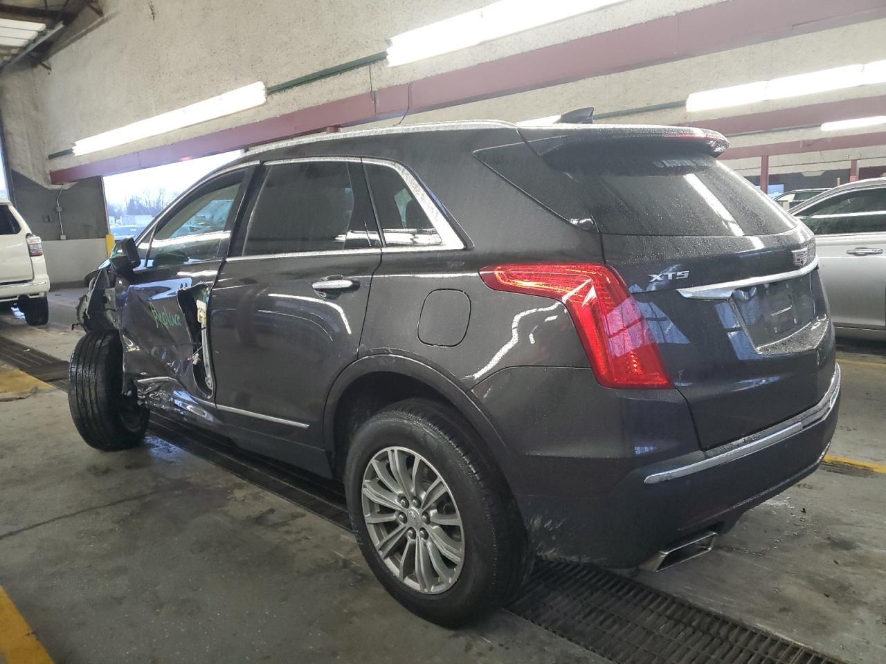 2019 CADILLAC XT5 LUXURY - Image 2