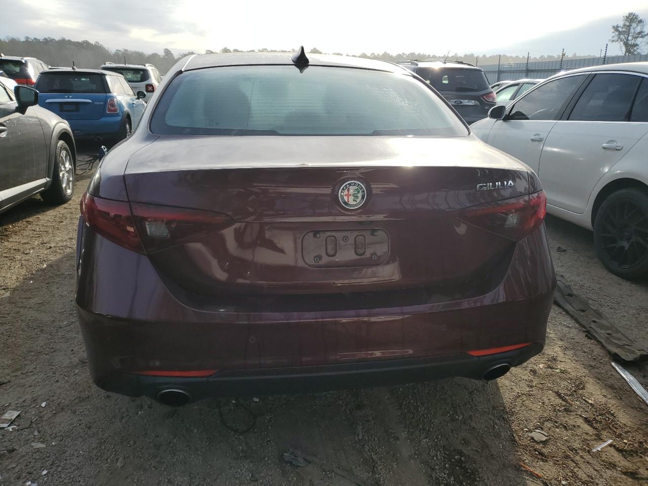 2017 ALFA ROMEO GIULIA TI - Фото 6