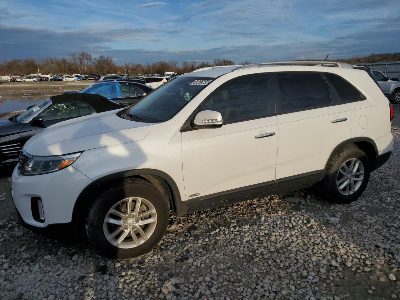 2015 KIA SORENTO LX