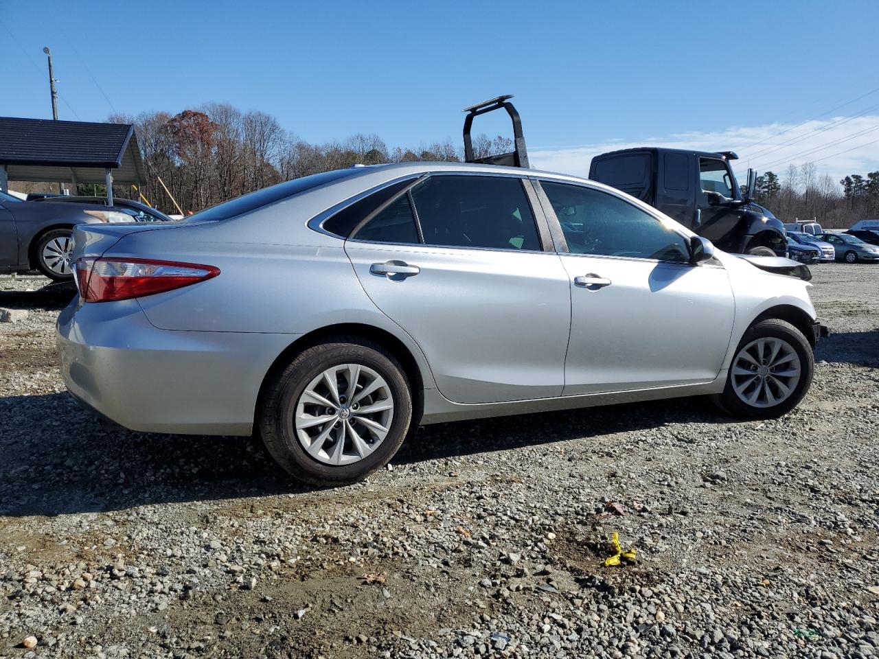 2015 TOYOTA CAMRY LE - Фото 3