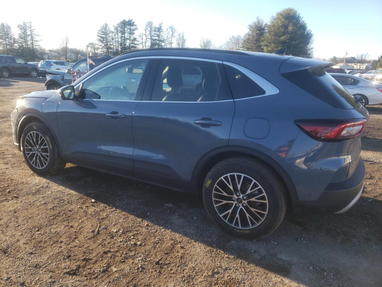 2023 FORD ESCAPE - Image 2