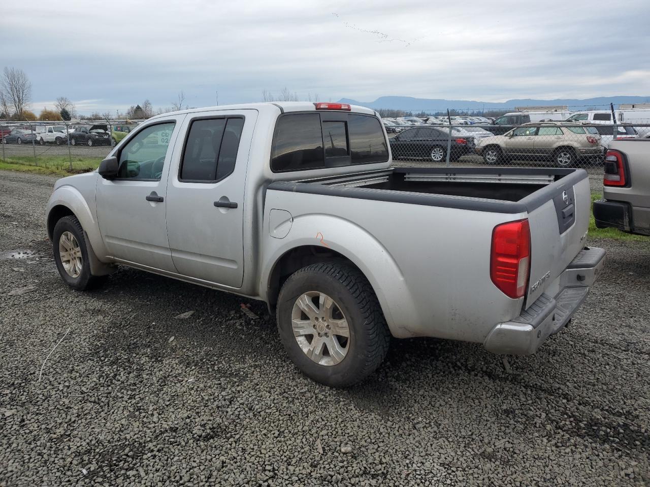 2016 NISSAN FRONTIER S - Фото 2