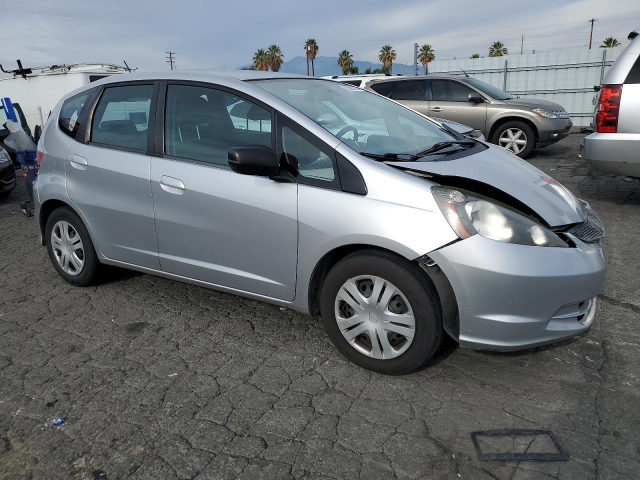 2011 HONDA FIT - Фото 4