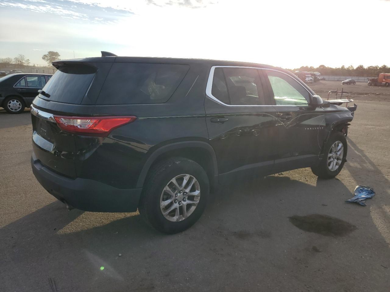 2018 CHEVROLET TRAVERSE L - Фото 3