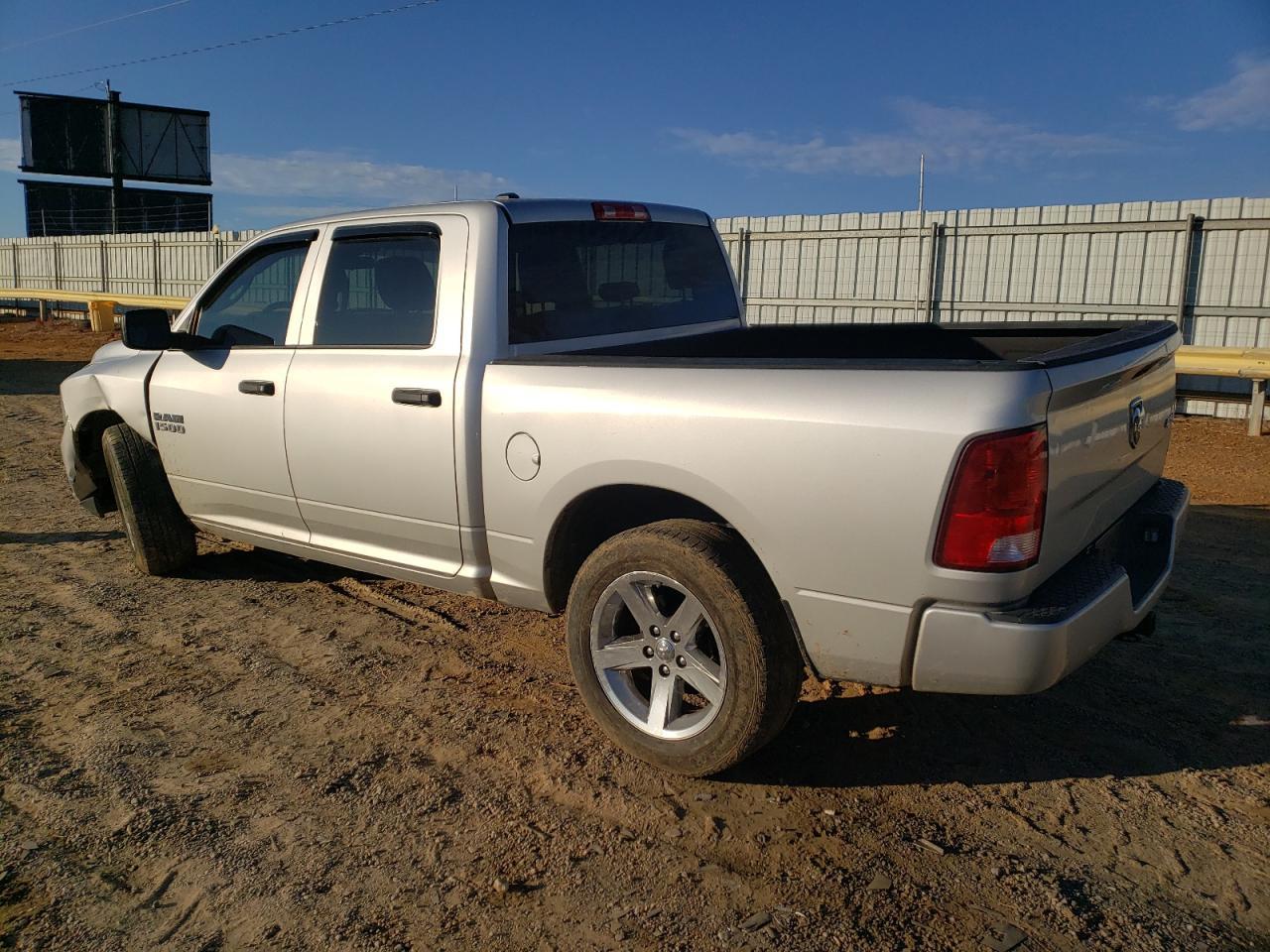 2017 RAM 1500 ST - Фото 2