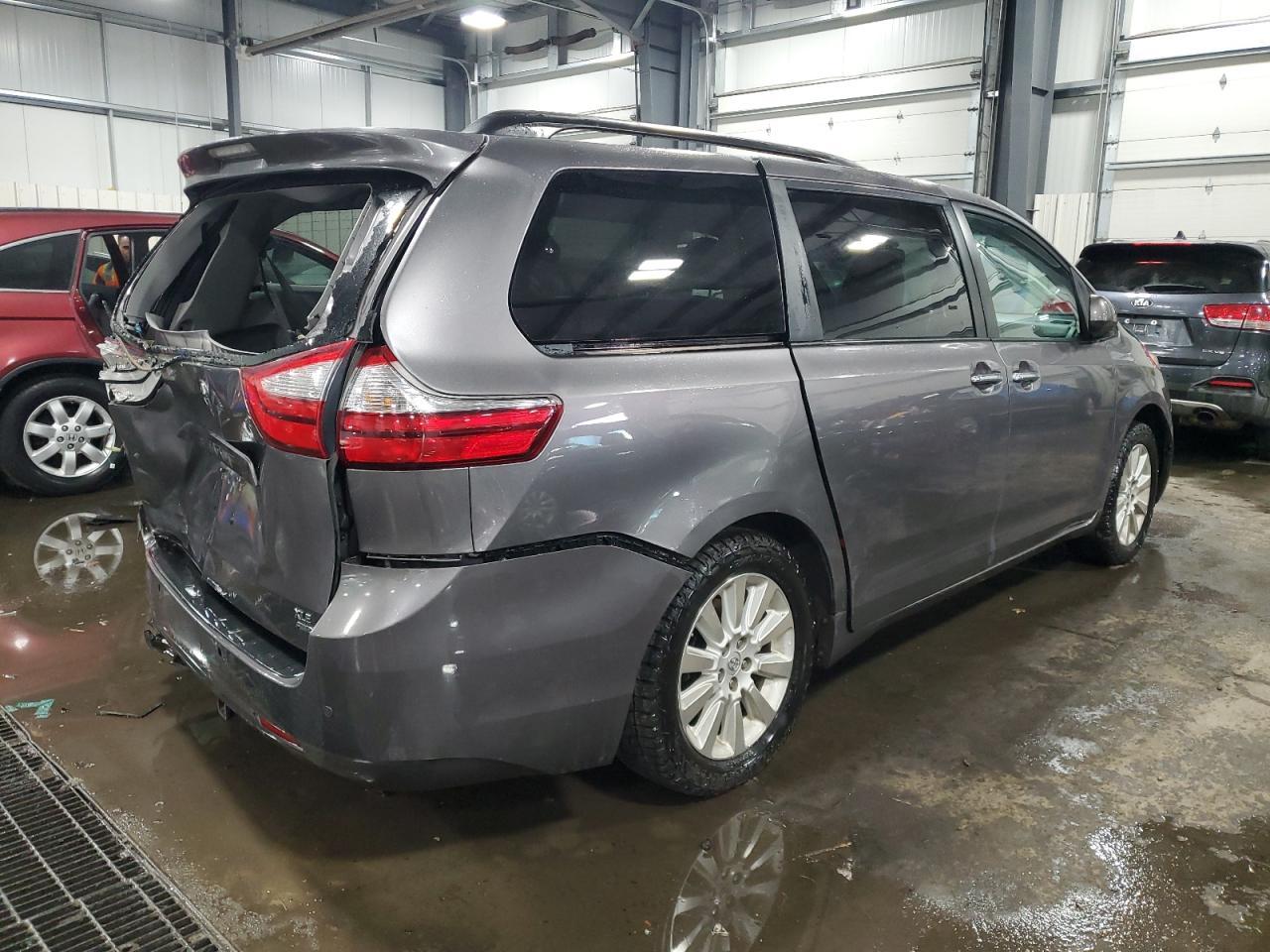 2015 TOYOTA SIENNA XLE - Фото 3