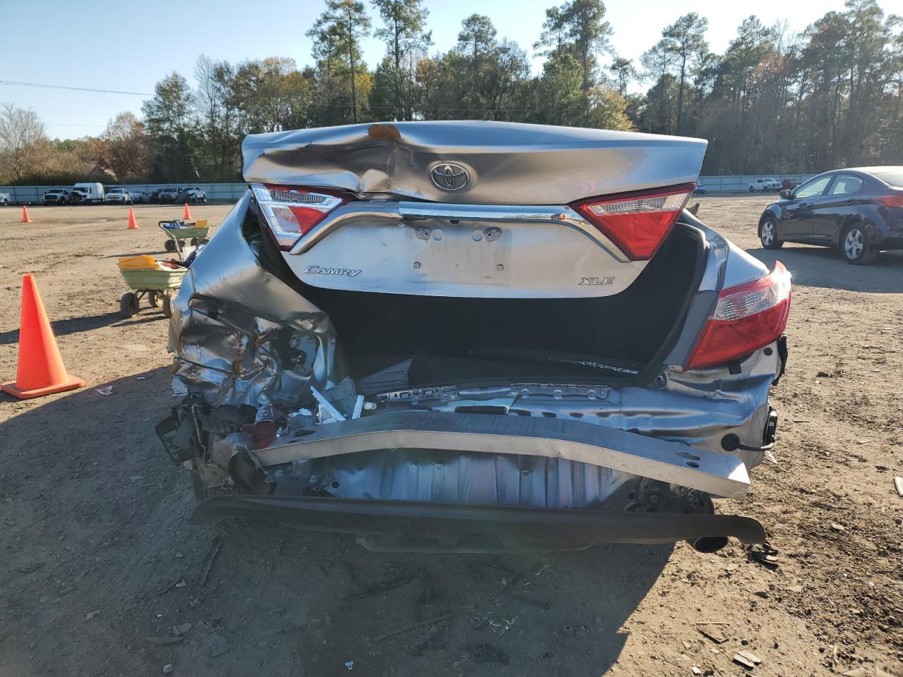 2017 TOYOTA CAMRY LE - Image 6