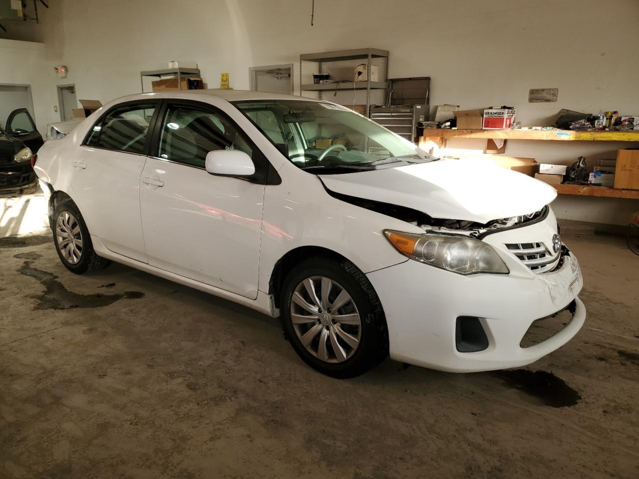 2013 TOYOTA COROLLA BA - Фото 4