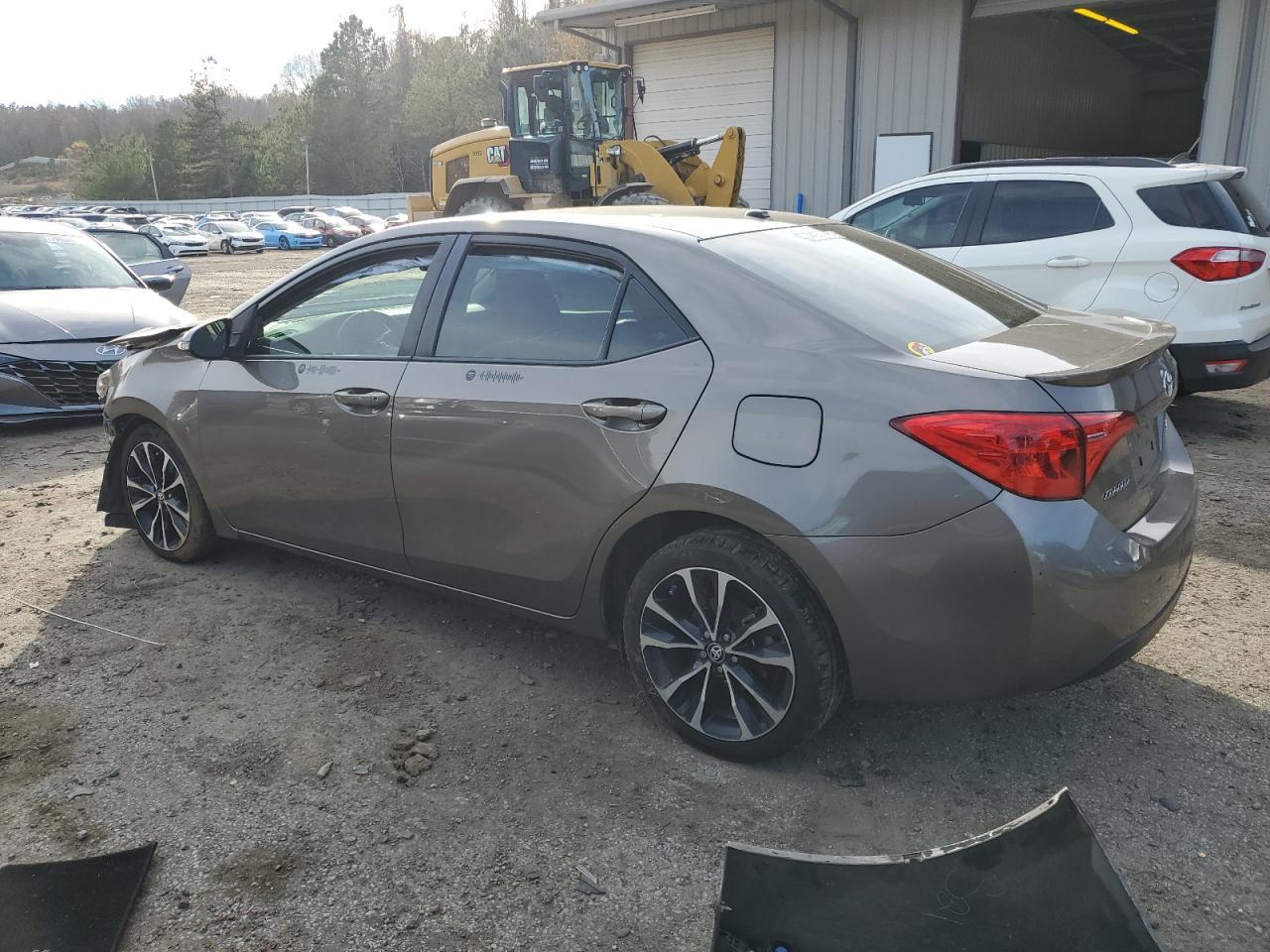 2019 TOYOTA COROLLA L - Фото 2