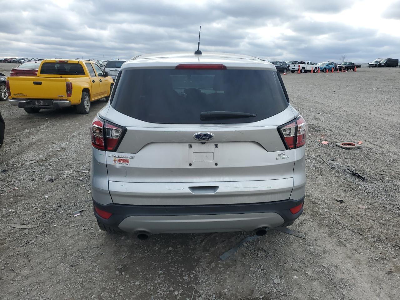 2017 FORD ESCAPE SE - Image 6
