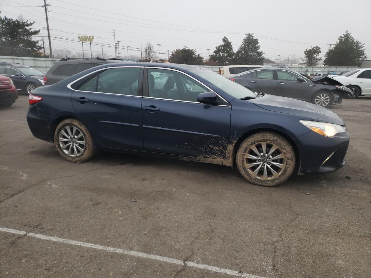 2015 TOYOTA CAMRY LE - Image 4