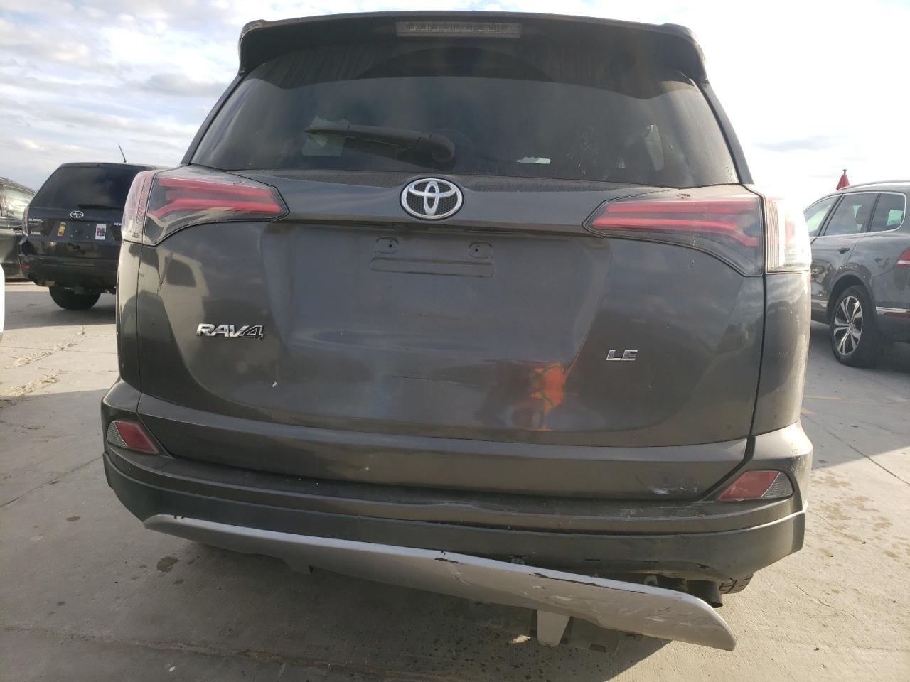 2018 TOYOTA RAV4 LE - Image 6