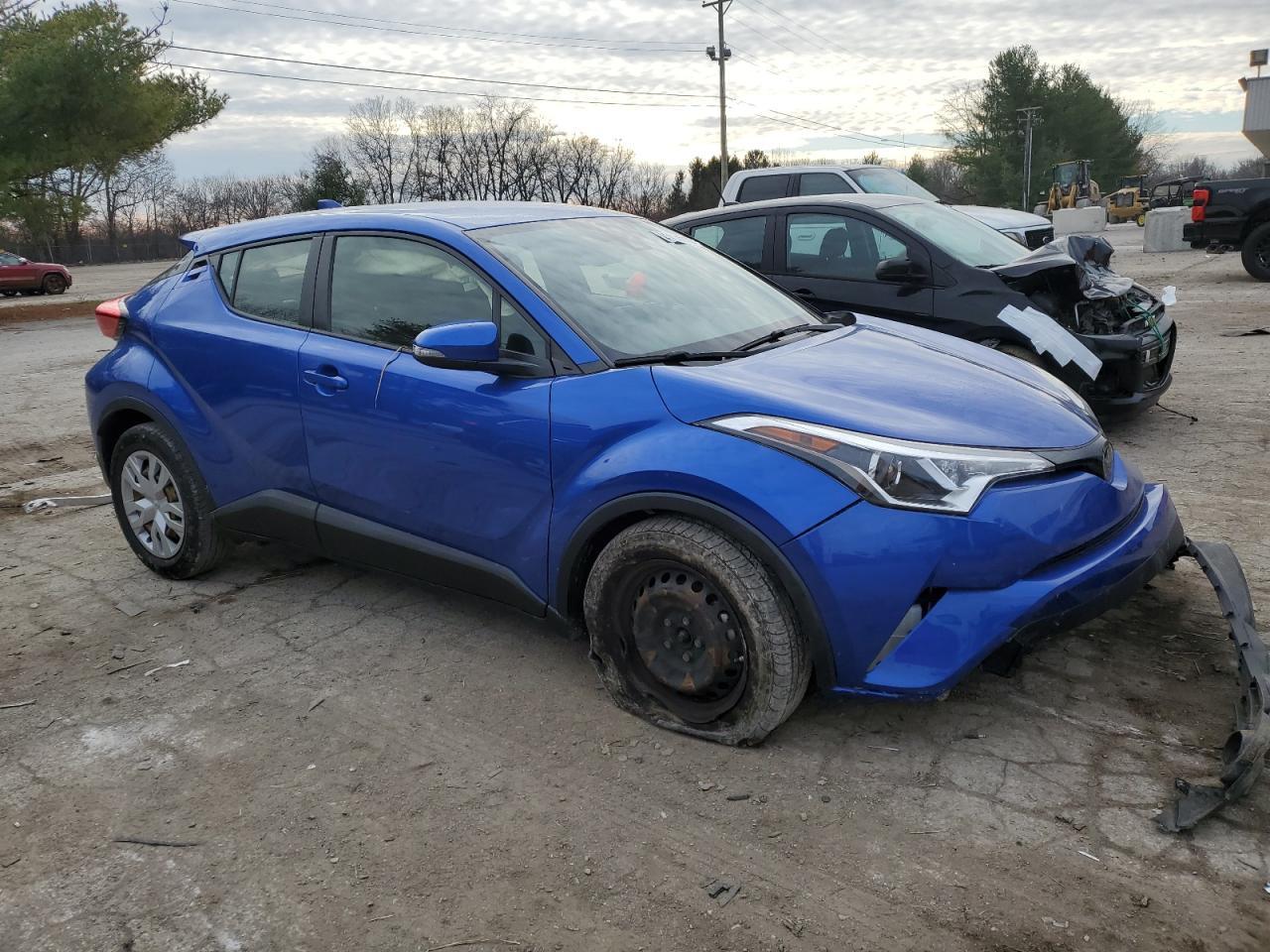 2019 TOYOTA C-HR XLE - Фото 4
