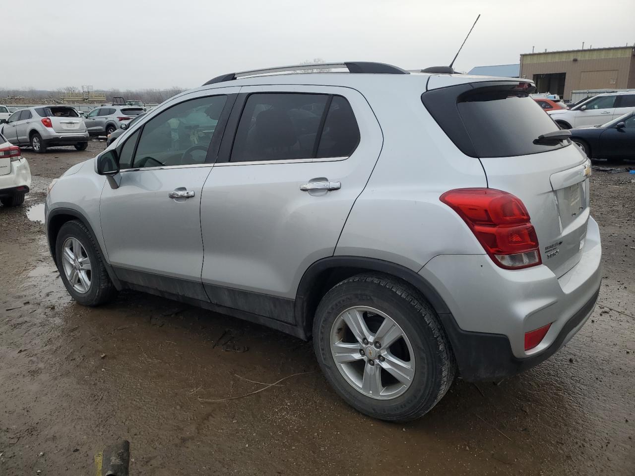 2018 CHEVROLET TRAX 1LT - Фото 2