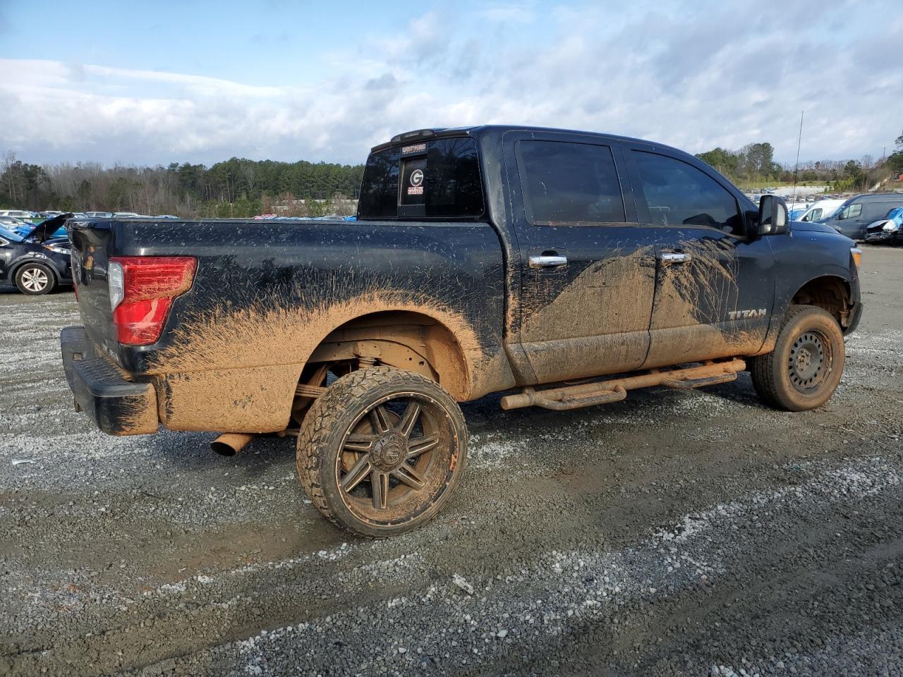 2021 NISSAN TITAN SV - Фото 3