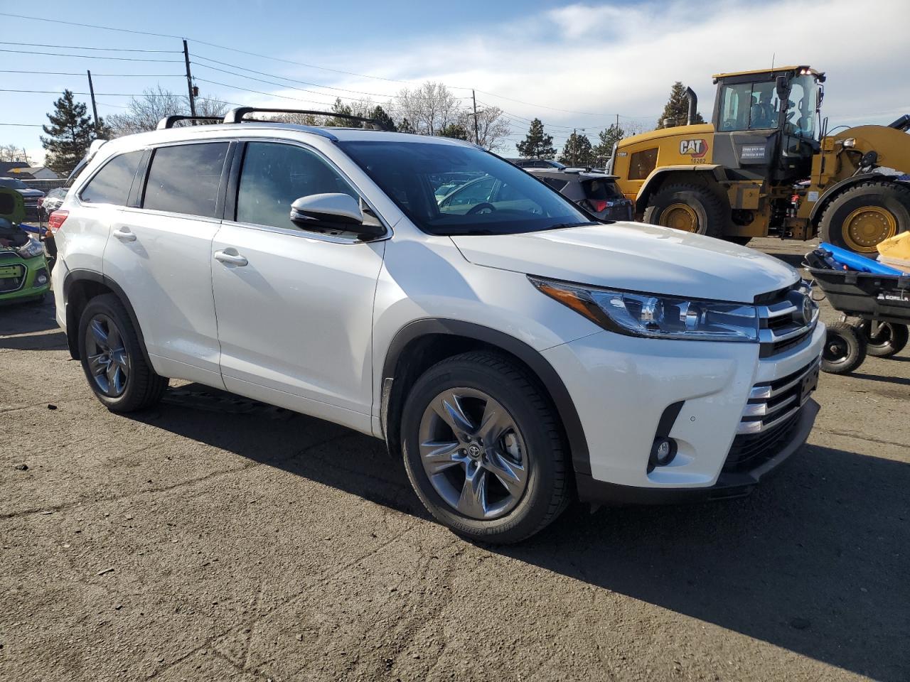 2019 TOYOTA HIGHLANDER - Image 4