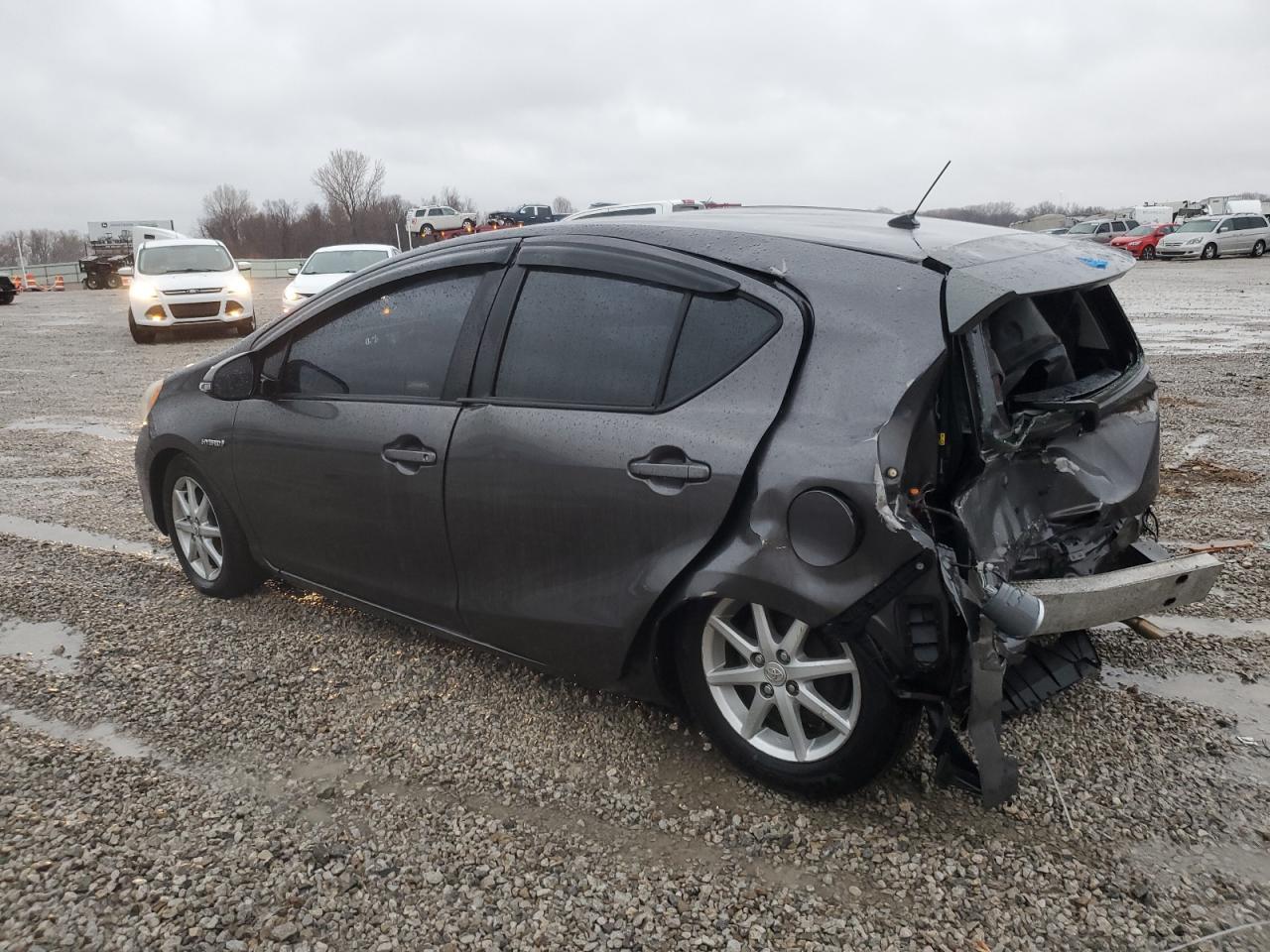 2013 TOYOTA PRIUS C - Фото 2