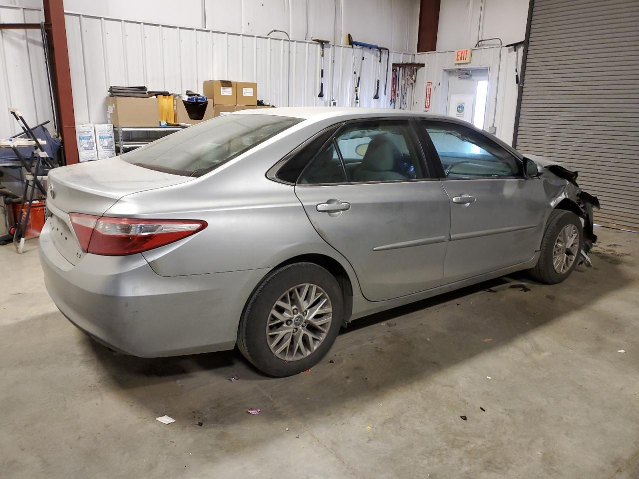 2017 TOYOTA CAMRY LE - Фото 3