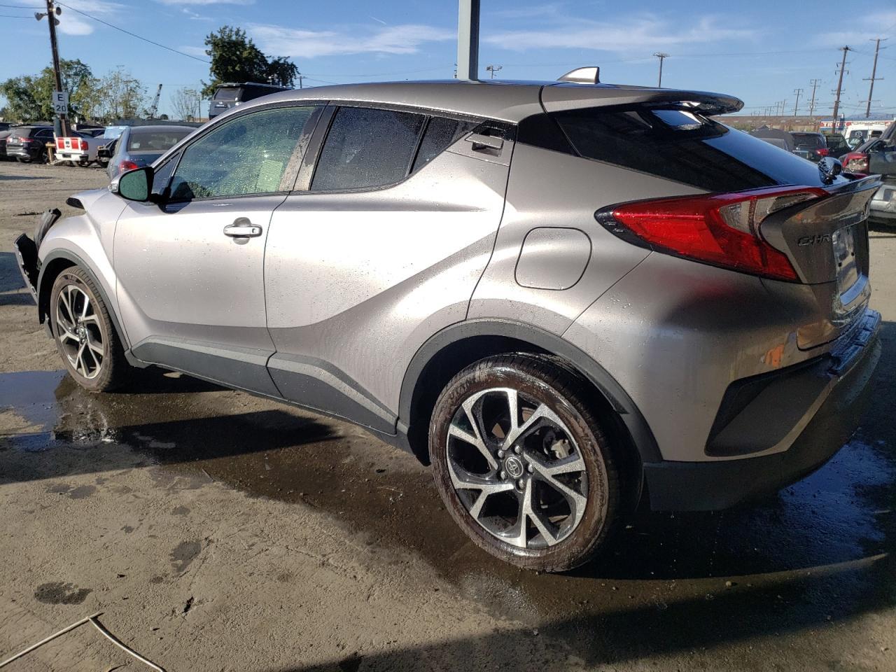 2019 TOYOTA C-HR XLE - Image 2