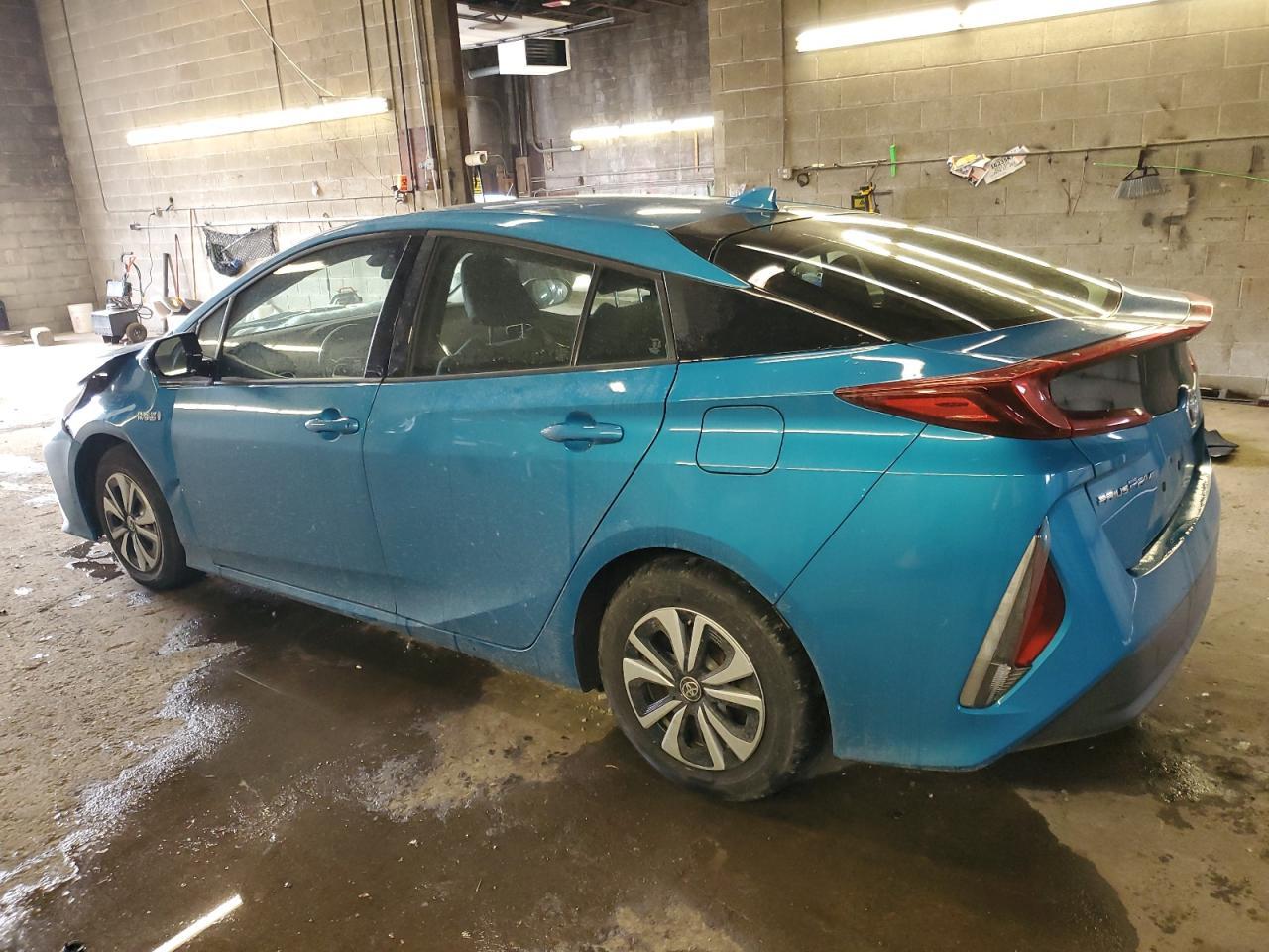 2018 TOYOTA PRIUS PRIM - Image 2