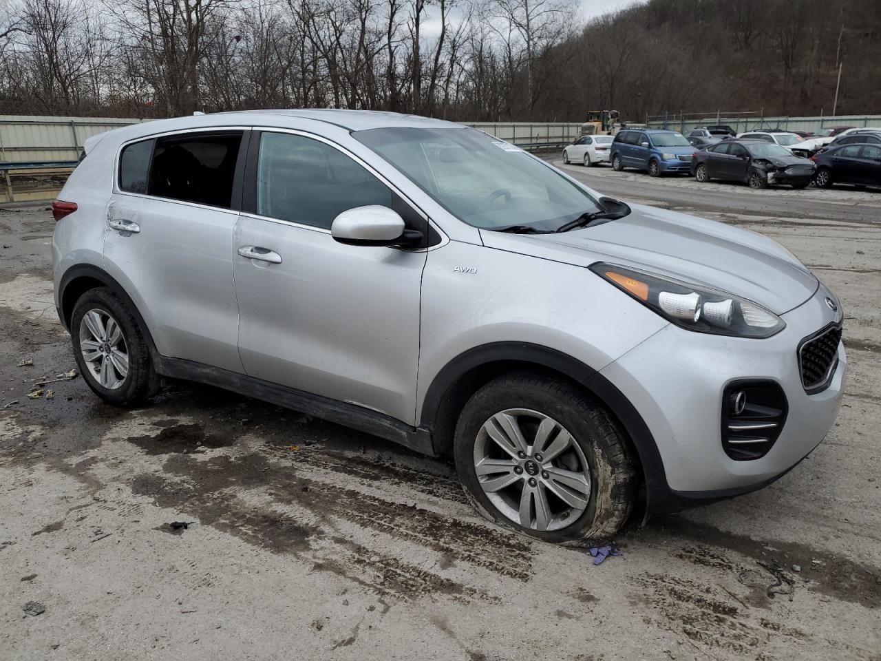 2017 KIA SPORTAGE L - Image 4
