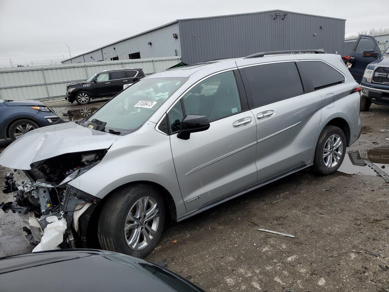 2021 TOYOTA SIENNA XSE car image