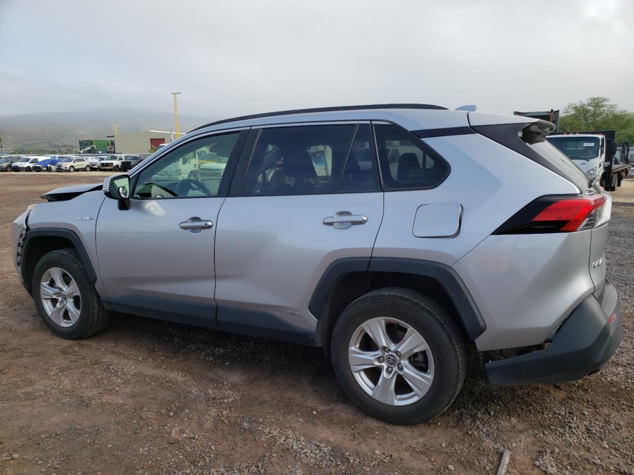 2020 TOYOTA RAV4 XLE - Фото 2